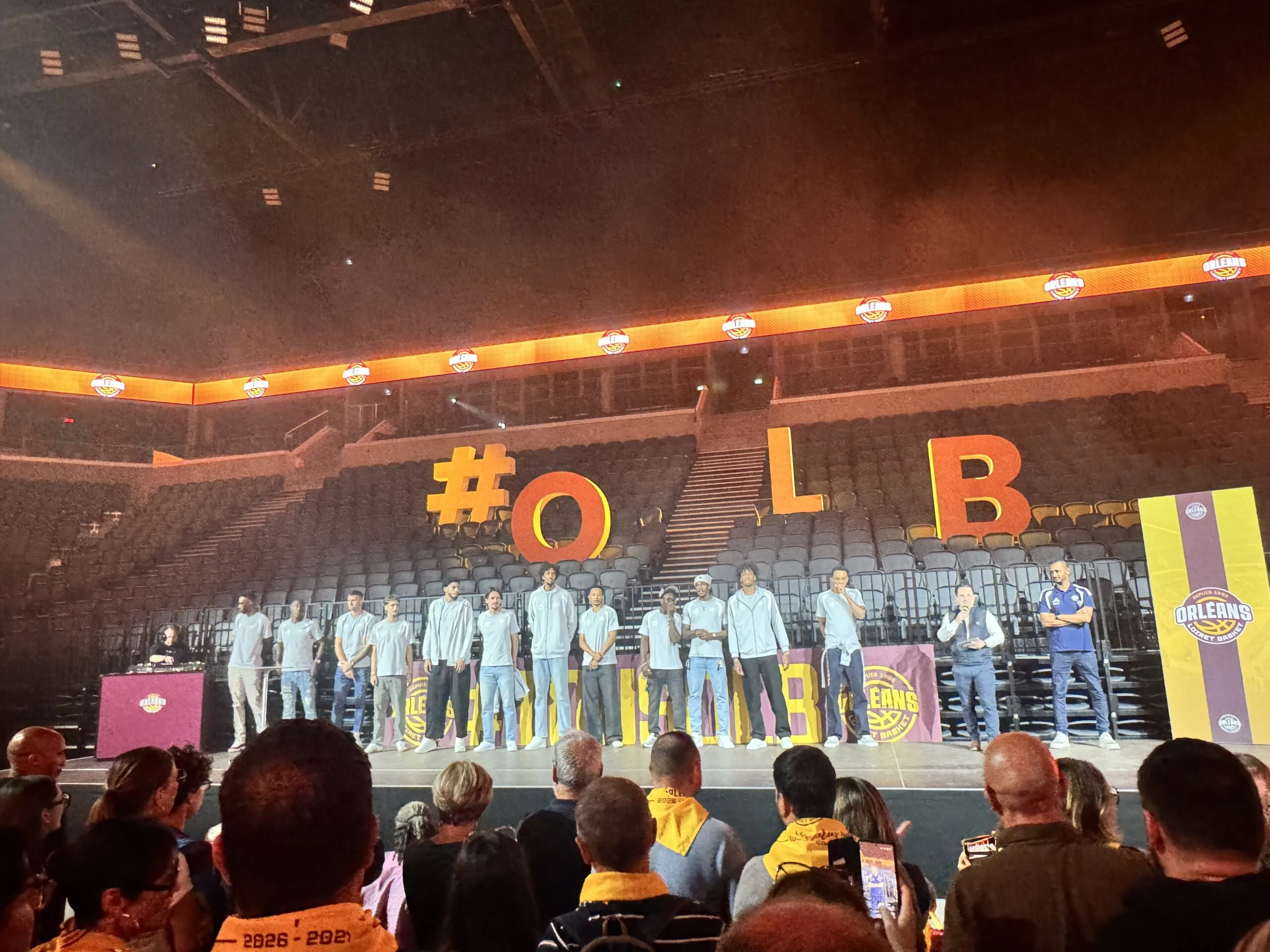 Official presentation of the Orléans Loiret Basket team on stage